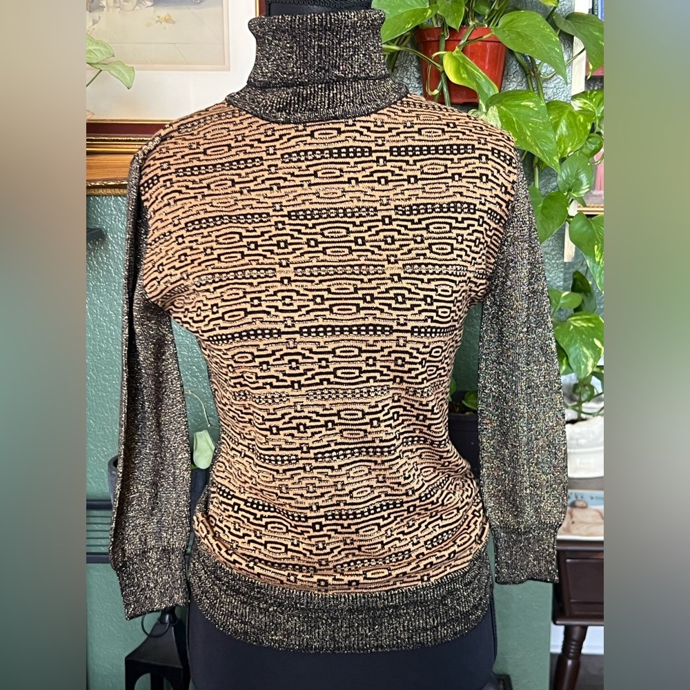 BCBGMaxAzria Black and Tan Patterned Sweater